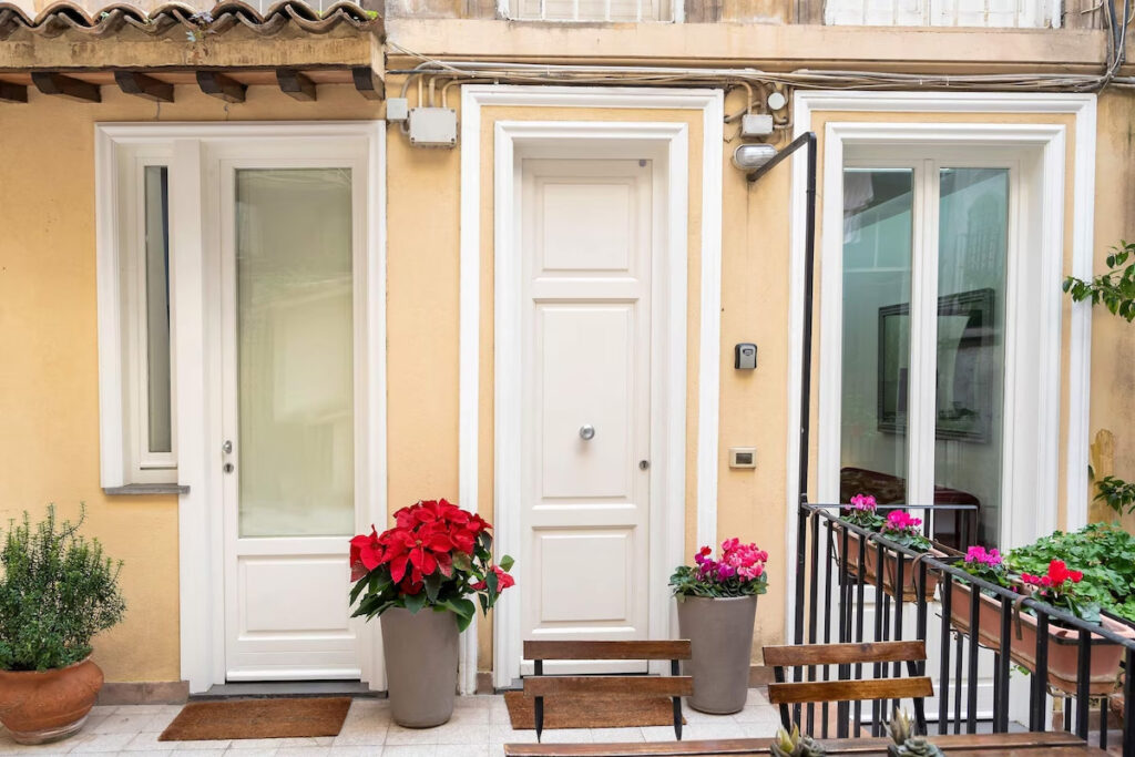 White Style Alcove